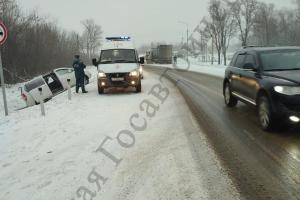 В Тульской области женщина за рулем грузовика спровоцировала ДТП с тремя пострадавшими.
