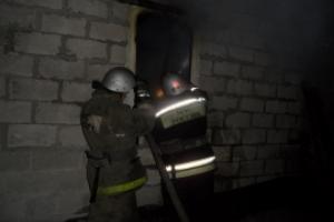 14 пожарных тушили горящий "Фиат" в Туле.