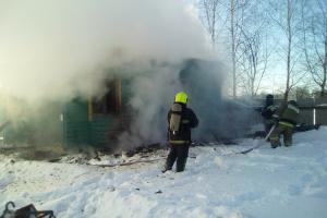 В Заокском районе десять пожарных тушили горевший дом .