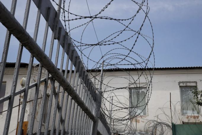 В Тульской области задержали «курьера» с мобильниками для заключенных