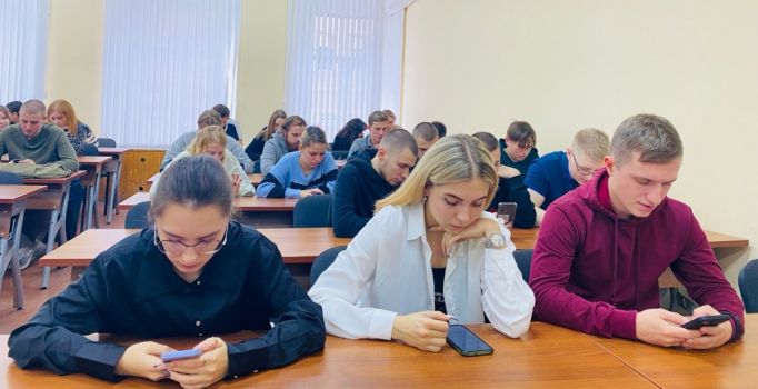 Студенты Тульского филиала Президентской академии написали диктант «Моя любовь, душа моя – Россия!»