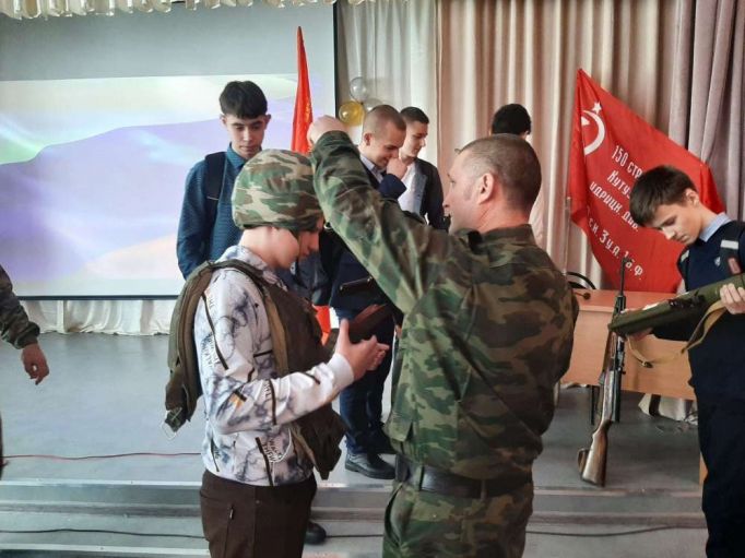 Школьники Арсеньевского района встретились с ветеранами боевых действий 
