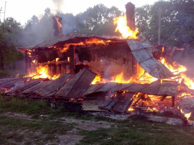 В селе Ясногорского района дотла сгорел дом