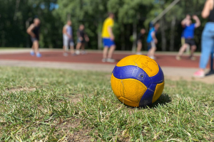 В Туле стартовал Фестиваль паркового волейбола.