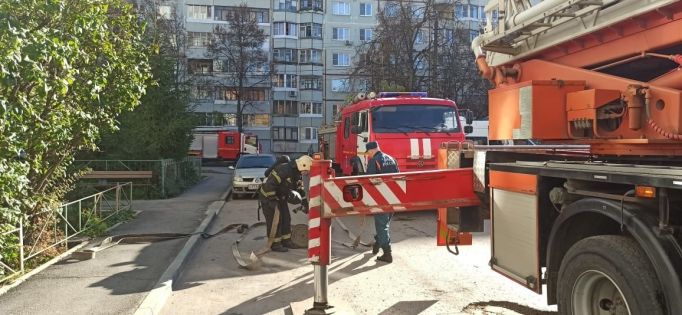 В Туле пожарные боролись с огнем на улицах Горького, Заварная и Верхняя Волоховская