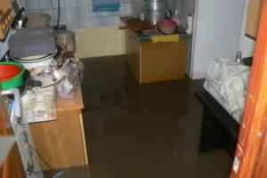 В Донском ливень затопил 15 квартир одного дома.