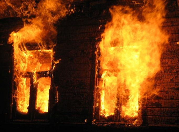 В Суворовском районе на пожаре пострадали люди