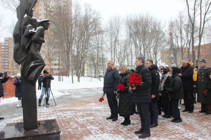 В Рогожинском парке Тулы прошел митинг в честь годовщины обороны города