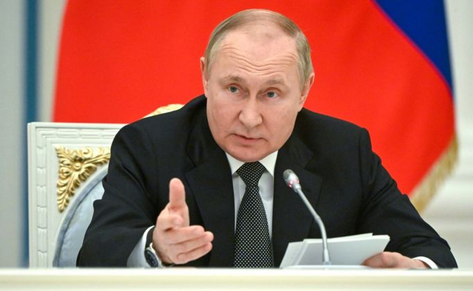 Владимир Путин призвал Киев вернуться за стол переговоров