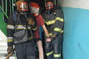 В Туле при пожаре в квартире на ул. Макаренко эвакуировали 15 человек.
