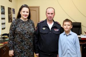 Щёкинский школьник, передавший сумку российского бойца в полицию, побывал в гостях в УМВД.