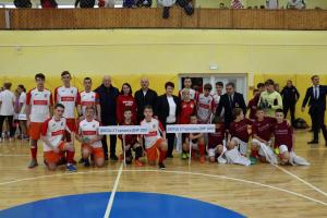 Дети из Горловки участвуют в межрегиональном турнире по мини-футболу в Новомосковске.