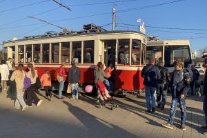 В День города в Туле прошла выставка раритетных трамваев.