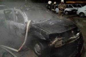 В ночь на 9 мая в Туле сгорели сразу три автомобиля.