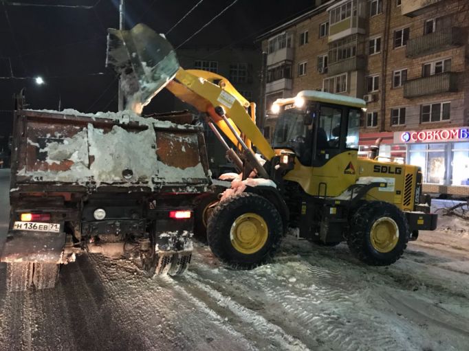 Ночью в Туле ликвидировали последствия снегопада 140 единиц техники и 50 человек