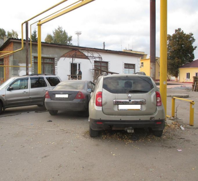 В Кимовске пьяный водитель протаранил две машины