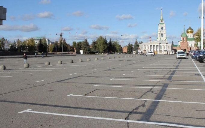 В новогодние праздники в центре Тулы увеличат число парковочных мест
