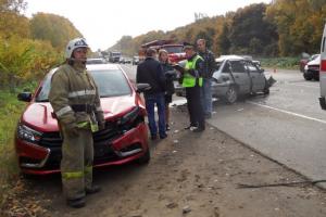На трассе "Тула-Новомосковск" столкнулись три автомобиля.
