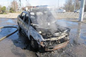В Туле на Московском шоссе сгорела легковушка.