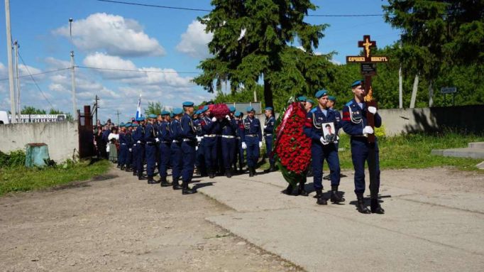 В Кимовске простились в 26-летним рядовым, погибшим на Украине