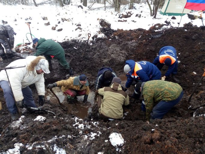 Сегодня под Новомосковском тульские искатели нашли останки около 20 красноармейцев