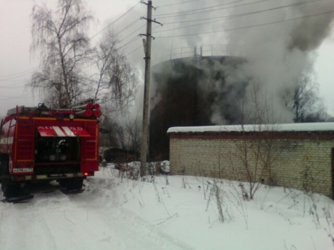 В Веневском районе на территории бывшего спиртзавода горел резервуар с горючим 