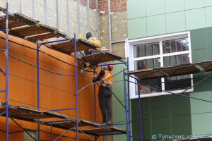 Тульские строители завершат восстановление школы и храма в Мариуполе в августе.