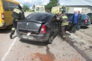 В ДТП на улице города Узловая пострадали шесть человек.