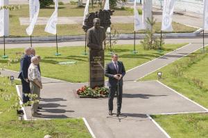 В Туле появился памятник в честь металлурга Ивана Бардина.