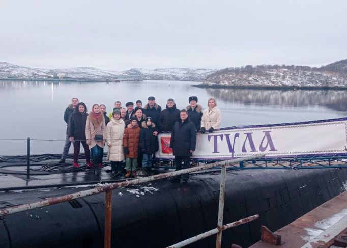Алексей Дюмин поздравил крейсер «Тула» с юбилеем поднятия флага 
