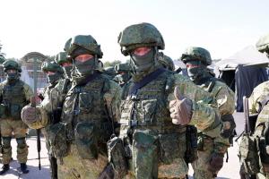 Библиотекари Чернского района собрали посылки для военнослужащих .