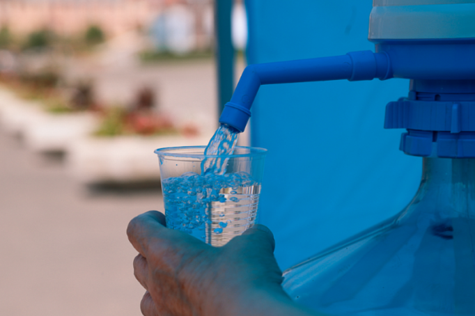 В Туле из-за 27-градусной жары раздают воду