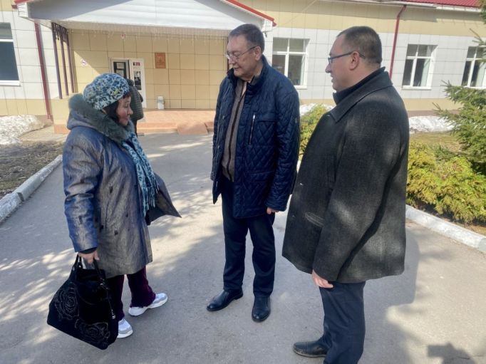 Сергей Харитонов посетил пункт временного размещения переселенцев в Заокском