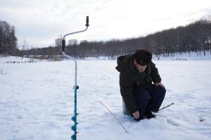 В Туле рыбак с 8-летним сыном провалились под лед.
