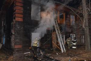 В Щекинском районе в бараке выгорело несколько квартир .