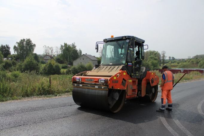 Туляки восстанавливают дороги в Мариуполе