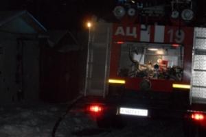 В Туле вечером горели гаражи, есть пострадавший.