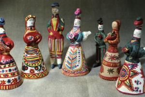В Новомосковске открылась выставка «Мир глиняной игрушки».