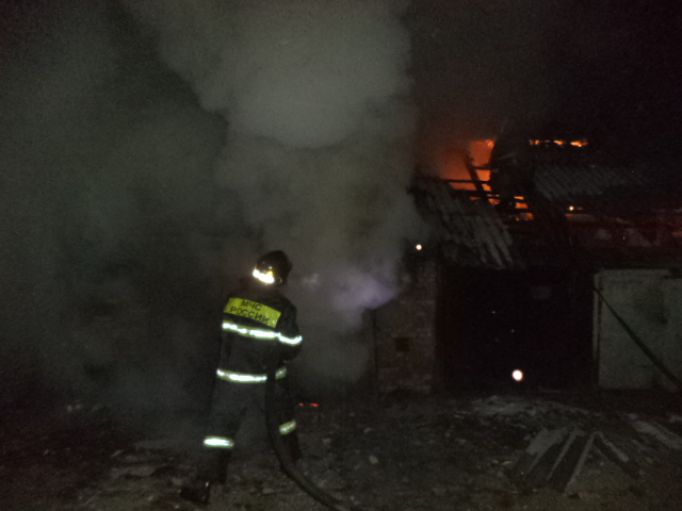 Пожарные за 7 минут потушили горящий гараж в Щекинском районе