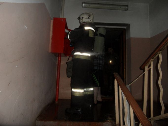 10 человек спасли на пожаре в Туле прошлой ночью