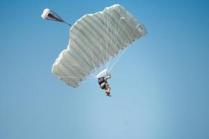 Тульские парашютисты приняли участие в Чемпионате по купольному пилотированию.