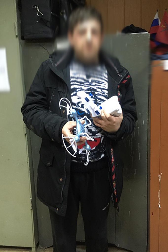 Туляк с помощью дрона пытался переправить мобильные телефоны в колонию в Плавске
