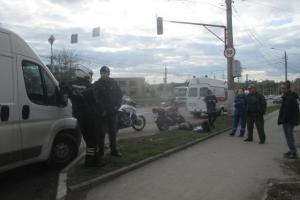 В Туле мотоцикл сбил пешехода, переходившего дорогу на красный свет.