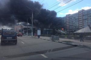 В Туле загорелся строящийся торговый центр.