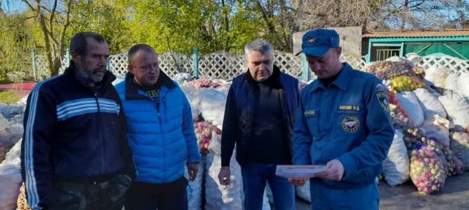 Спасатели объясняли жителям Чернского района, как обезопасить себя и жилье в холода