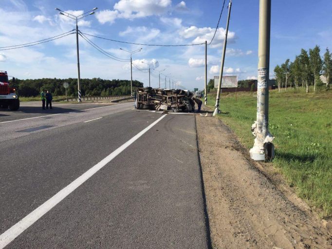 На трассе М-2 «Крым» опрокинулся ГАЗ