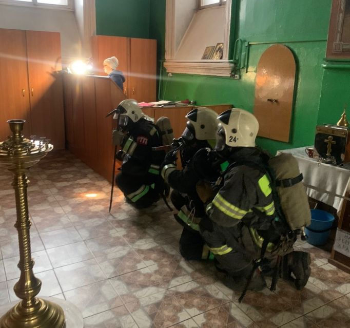 Условный пожар в храме потушили плавские спасатели 