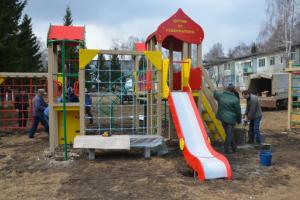 Тульский губернатор продолжит дарить детские площадки и в 2015 году.