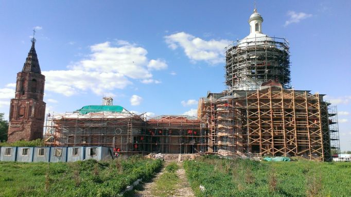 Владимир Груздев осмотрел ход реконструкции Свято-Никольского собора в Епифани