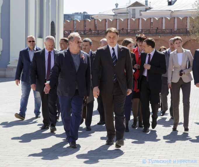 Владимир Груздев проконтролировал ход строительных работ в Тульском Кремле
